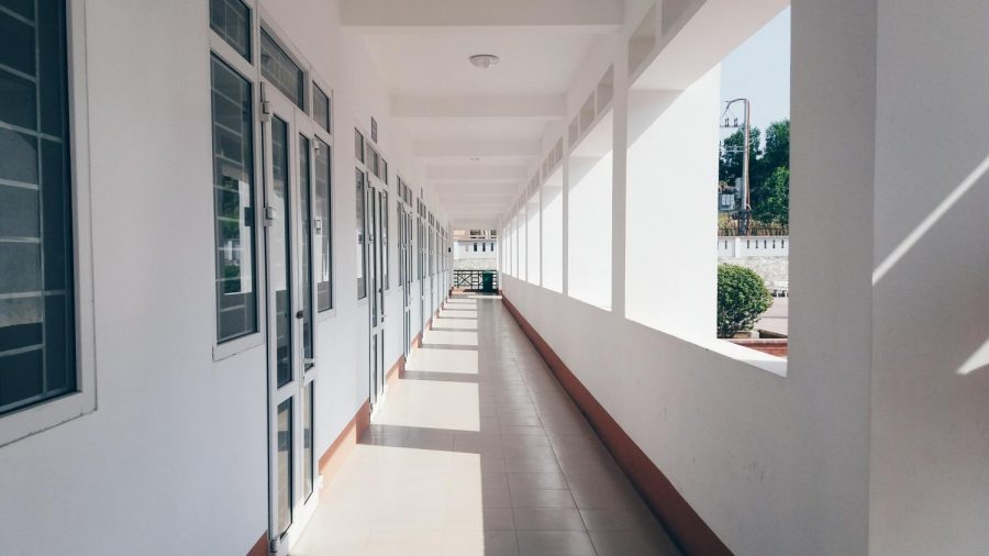 empty+school+hallway