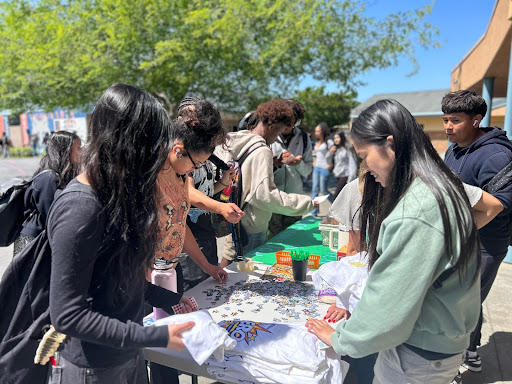Peer Support and Mentoring Club helps Cosumnes Oaks counselors host Mental Health Awareness Month booths
